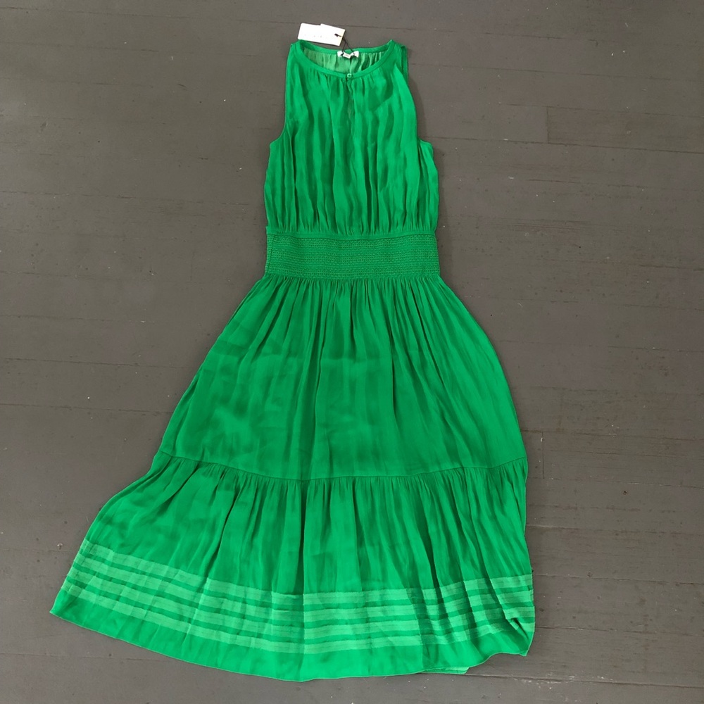 Green Sleeveless Dress